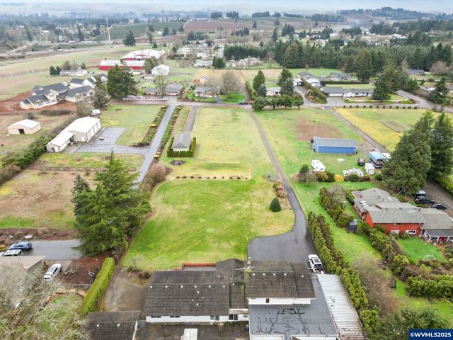 5027 Charleston Dr SE, Salem, OR 97317