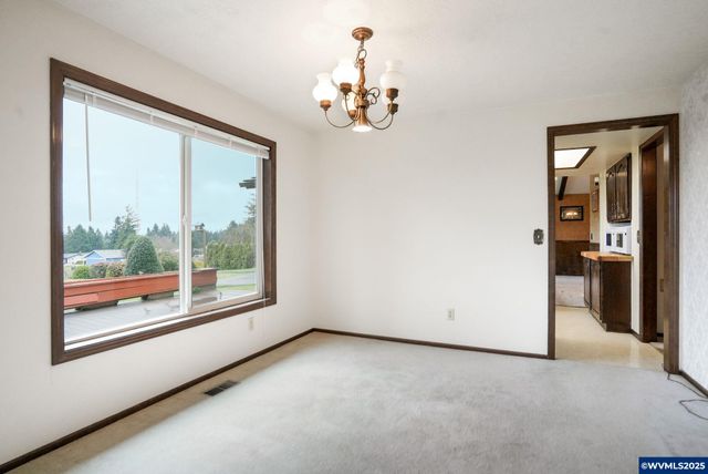 5027 Charleston Dr SE, Salem, OR 97317