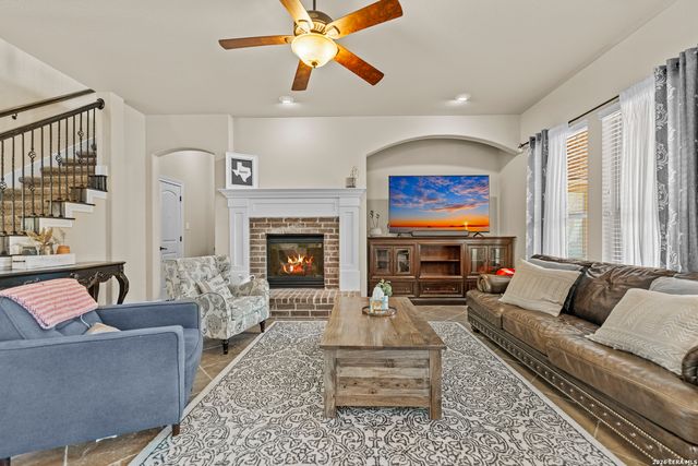 113 CANYON CIR, Boerne, TX 78015