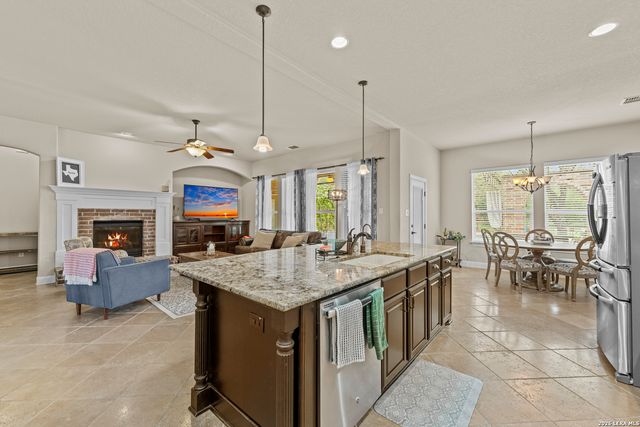 113 CANYON CIR, Boerne, TX 78015