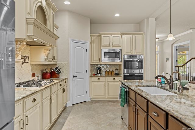 113 CANYON CIR, Boerne, TX 78015