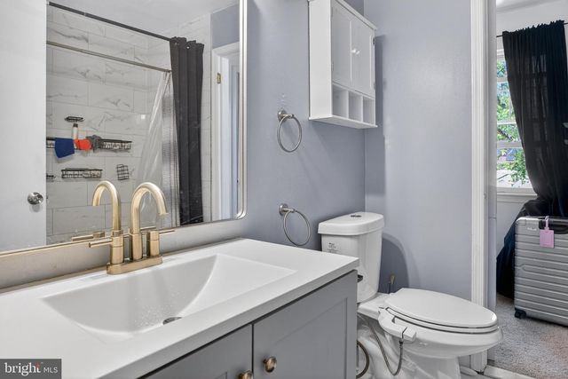 18 HYACINTH LN, Sicklerville, NJ 08081