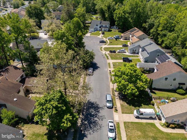 18 HYACINTH LN, Sicklerville, NJ 08081