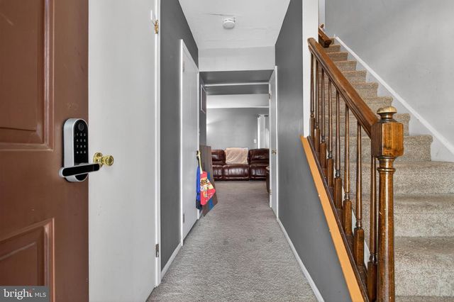 18 HYACINTH LN, Sicklerville, NJ 08081