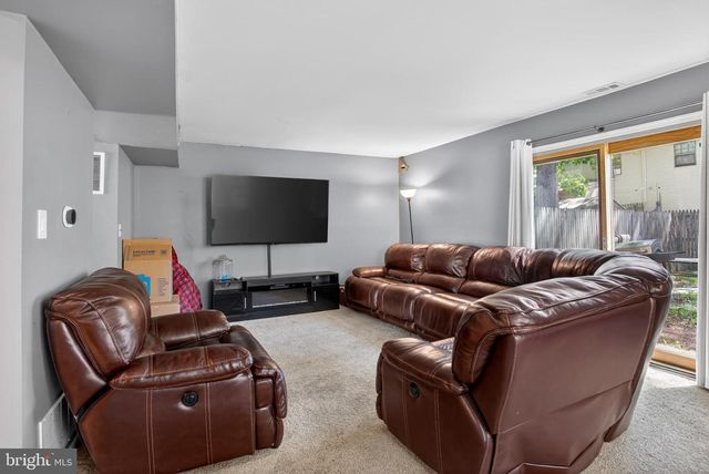 18 HYACINTH LN, Sicklerville, NJ 08081