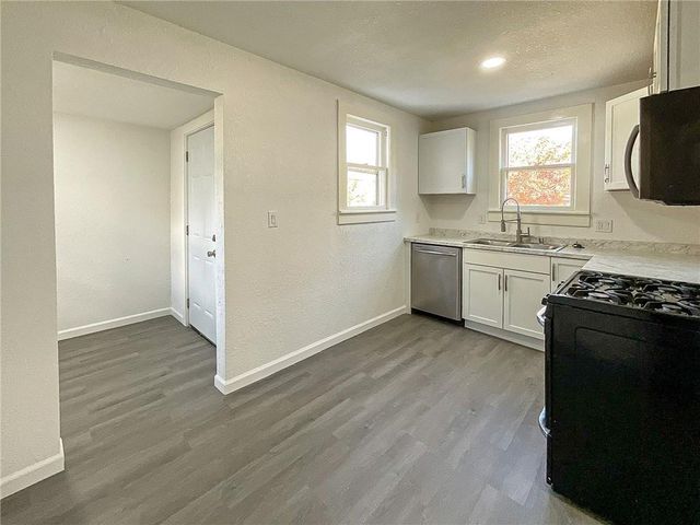 1935 E 7th Street, Sedalia, MO 65301