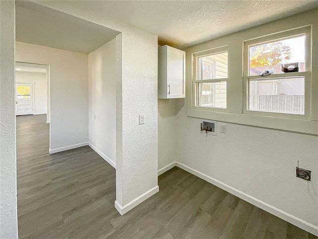 1935 E 7th Street, Sedalia, MO 65301