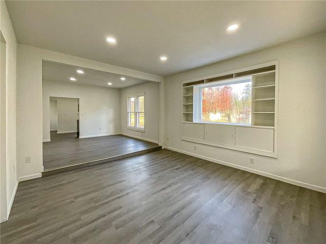 1935 E 7th Street, Sedalia, MO 65301