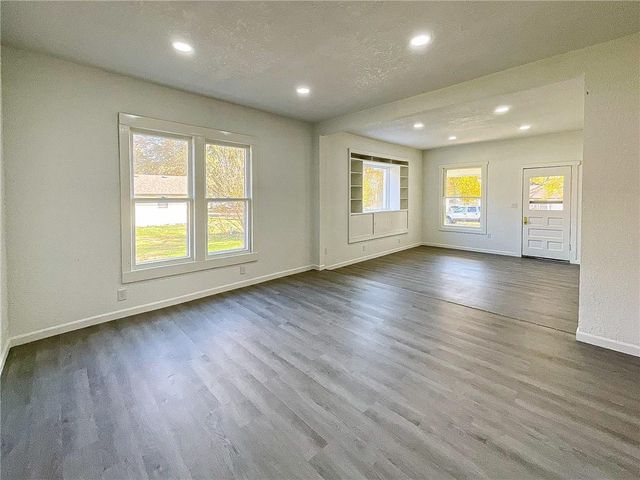 1935 E 7th Street, Sedalia, MO 65301