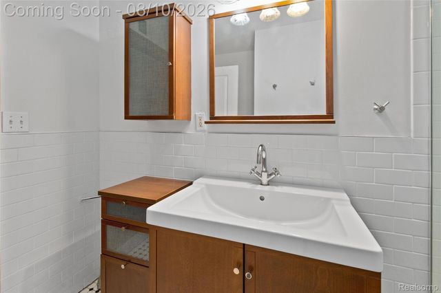 242 E PALMER Street 4, Detroit, MI 48202