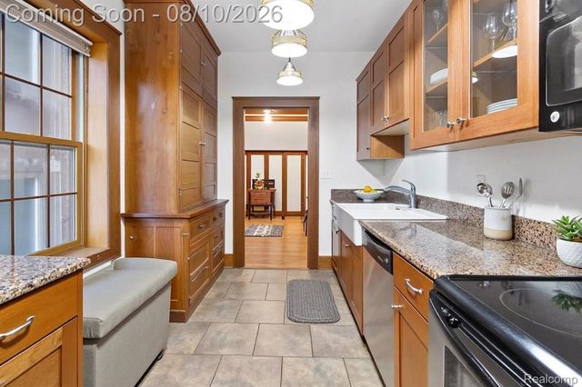 242 E PALMER Street 4, Detroit, MI 48202