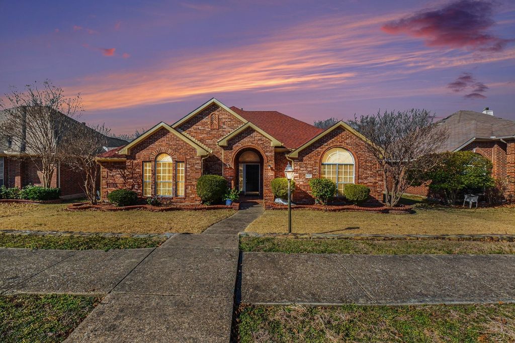 1227 Rivercrest Drive, Mesquite, TX 75181