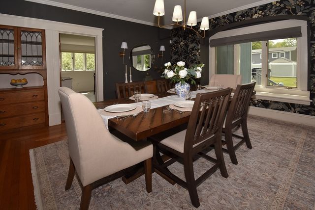 105 Edgewood Ave, Longmeadow, MA 01106