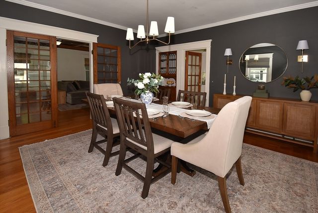 105 Edgewood Ave, Longmeadow, MA 01106