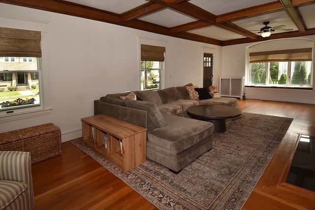105 Edgewood Ave, Longmeadow, MA 01106