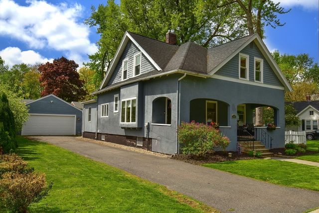 105 Edgewood Ave, Longmeadow, MA 01106