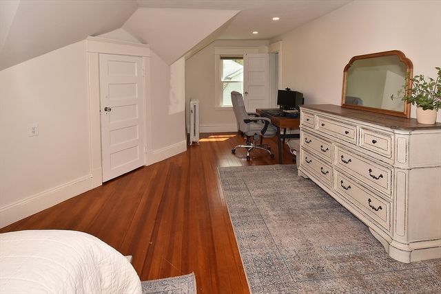 105 Edgewood Ave, Longmeadow, MA 01106