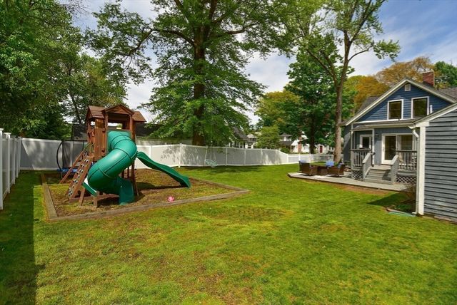 105 Edgewood Ave, Longmeadow, MA 01106