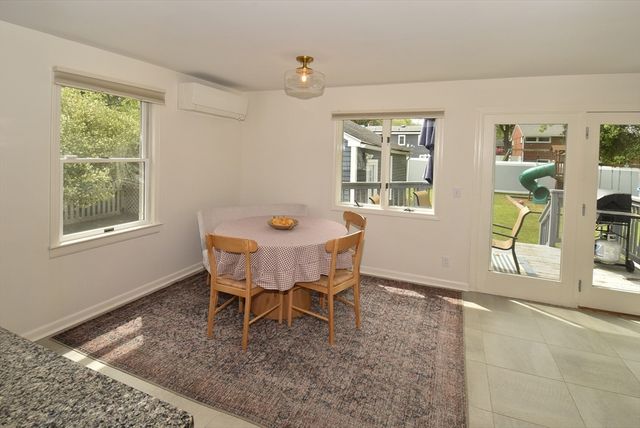 105 Edgewood Ave, Longmeadow, MA 01106