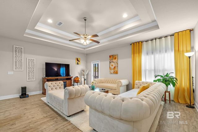 335 Thornhill Circle, Gulf Shores, AL 36542