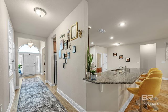 335 Thornhill Circle, Gulf Shores, AL 36542