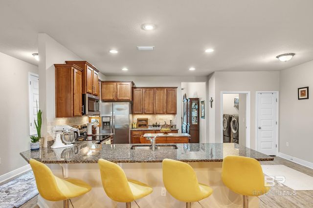 335 Thornhill Circle, Gulf Shores, AL 36542