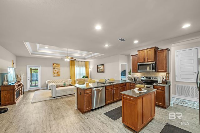 335 Thornhill Circle, Gulf Shores, AL 36542