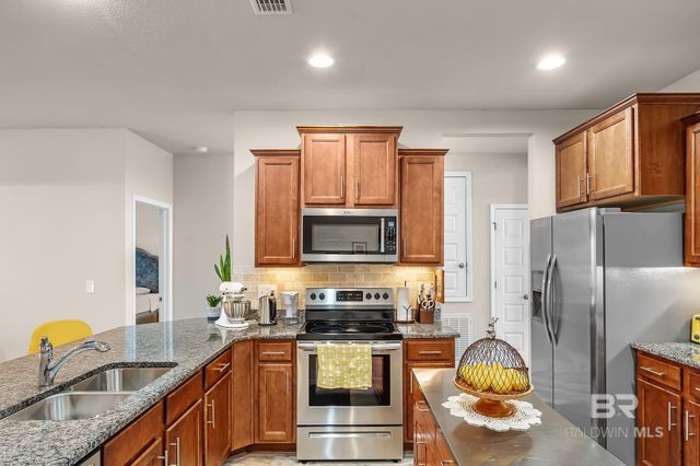 335 Thornhill Circle, Gulf Shores, AL 36542