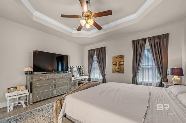 335 Thornhill Circle, Gulf Shores, AL 36542