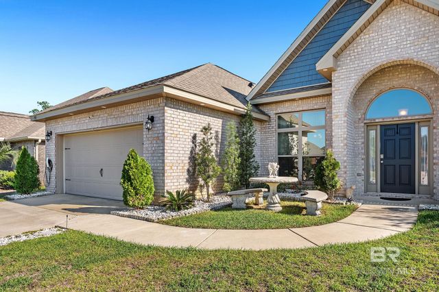 335 Thornhill Circle, Gulf Shores, AL 36542