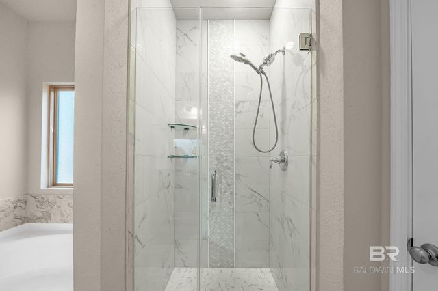 335 Thornhill Circle, Gulf Shores, AL 36542