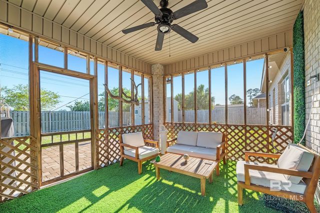 335 Thornhill Circle, Gulf Shores, AL 36542