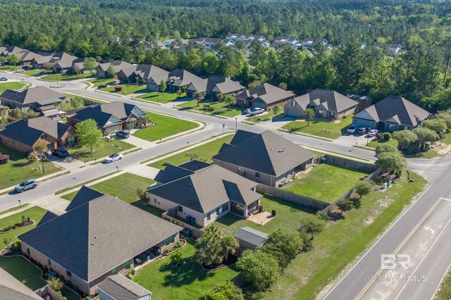 335 Thornhill Circle, Gulf Shores, AL 36542
