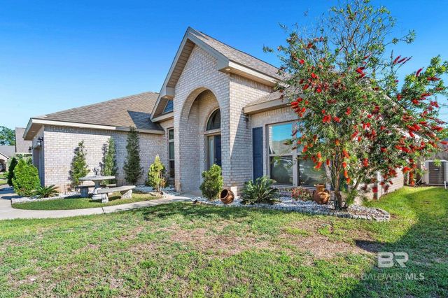 335 Thornhill Circle, Gulf Shores, AL 36542