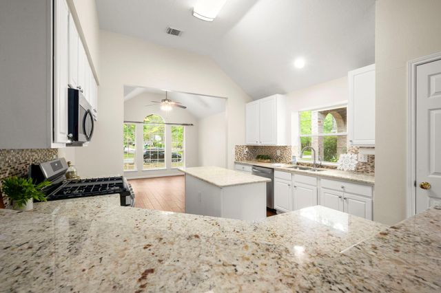 22 N Hollylaurel Circle, The Woodlands, TX 77382