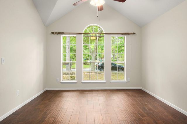 22 N Hollylaurel Circle, The Woodlands, TX 77382