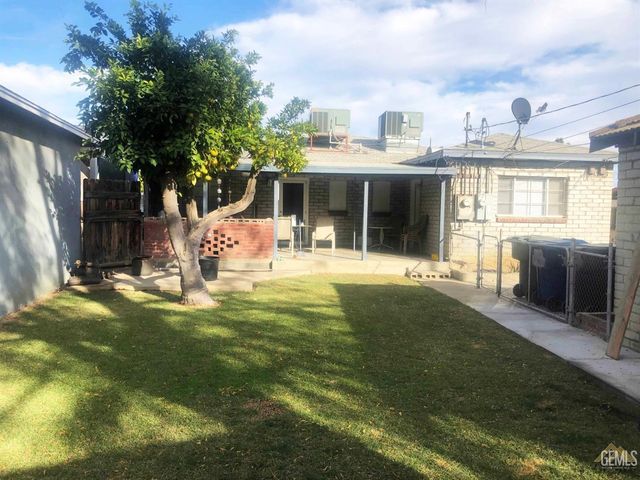 2407 Olympic Drive, Bakersfield, CA 93308