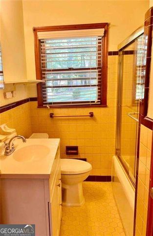 2560 Wood Valley Drive, East Point, GA 30344