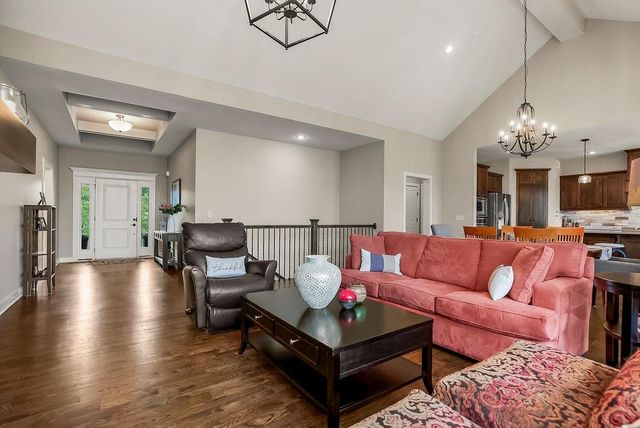 7928 Apache Road, Lenexa, KS 66227