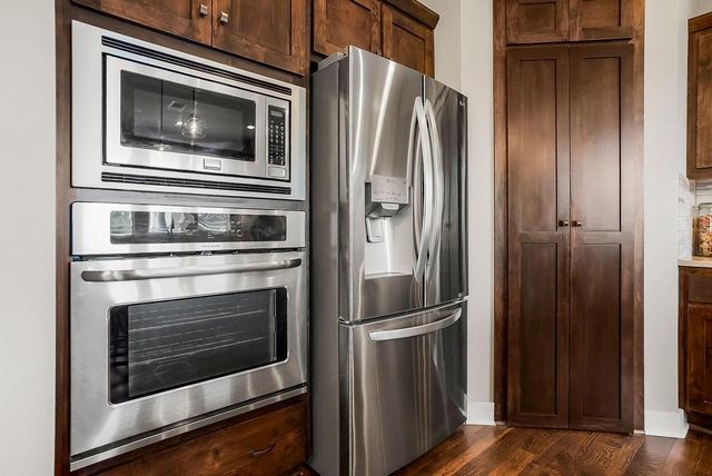 7928 Apache Road, Lenexa, KS 66227