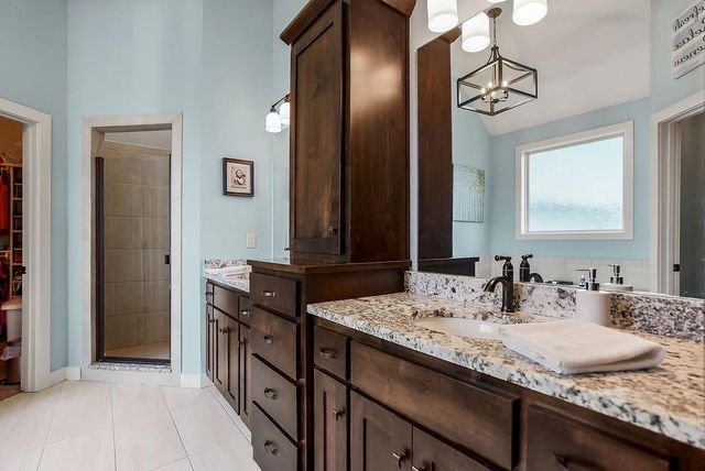 7928 Apache Road, Lenexa, KS 66227