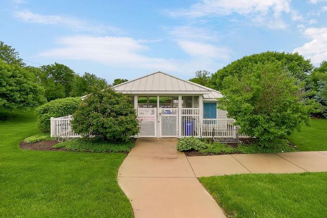 7928 Apache Road, Lenexa, KS 66227
