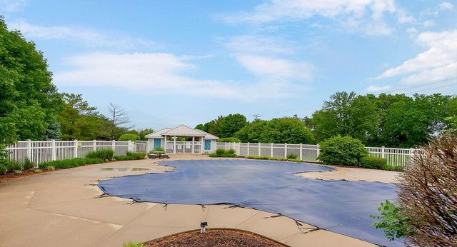 7928 Apache Road, Lenexa, KS 66227