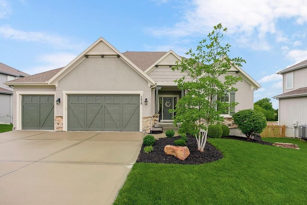 7928 Apache Road, Lenexa, KS 66227