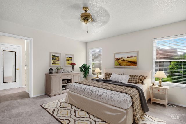 8261 W Echo Falls Ln, Garden City, ID 83714