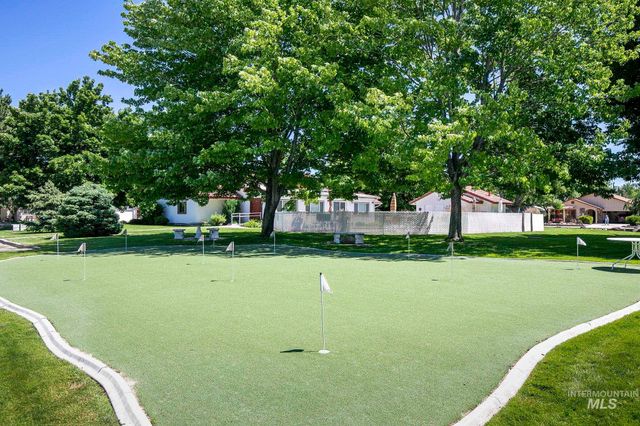 8261 W Echo Falls Ln, Garden City, ID 83714