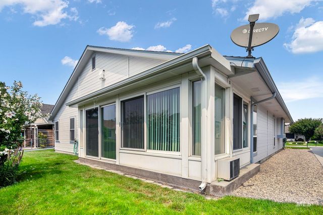 8261 W Echo Falls Ln, Garden City, ID 83714