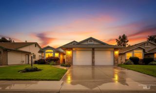 8261 W Echo Falls Ln, Garden City, ID 83714