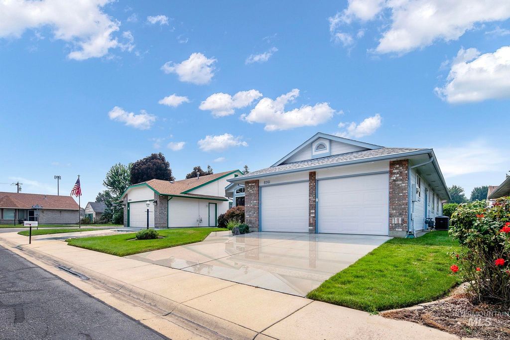 8261 W Echo Falls Ln, Garden City, ID 83714 photo 4