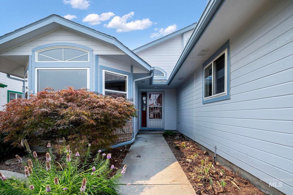 8261 W Echo Falls Ln, Garden City, ID 83714 photo 5
